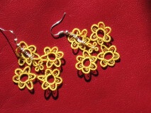 Boucles d'oreilles en frivolité