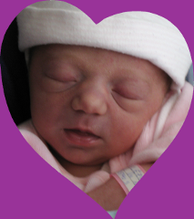 Bébé dans gabarit coeur asymétrique